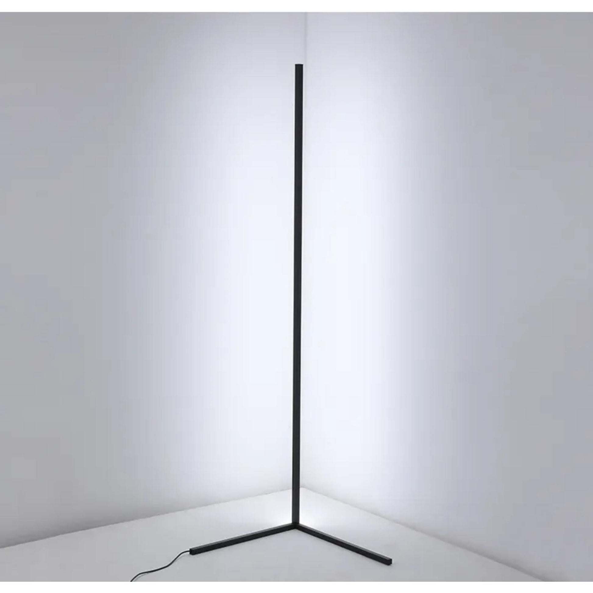 Jiuanzm Modern Design Stehleuchte mit verschiedenen Farbeffekten | Blue Chilli Electronics
