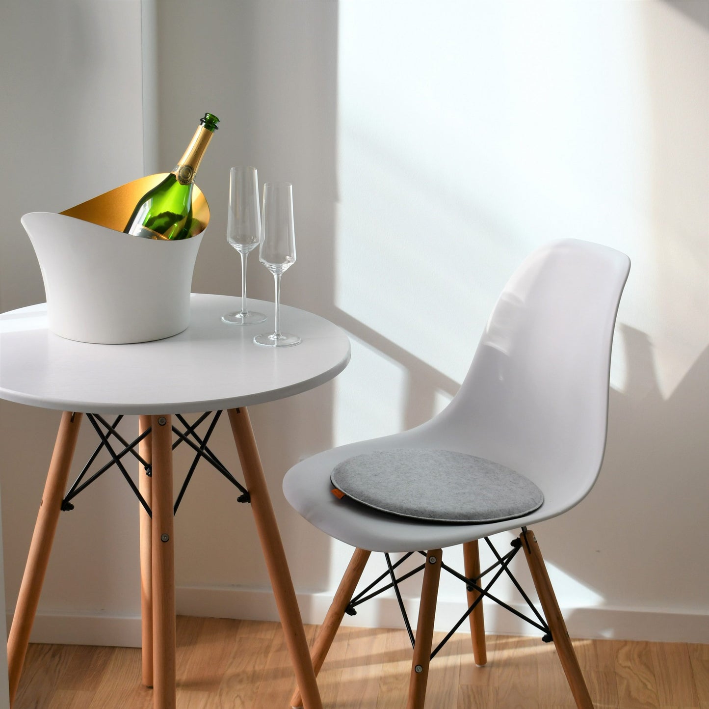 Eimer Weiss, Bucket White