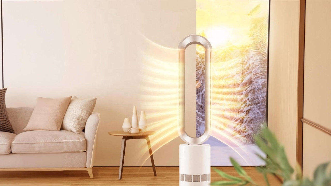 Ein schlichter, moderner Turmventilator in einem gemütlichen Wohnzimmer, der den Luftstrom vor einem großen Fenster mit sonnigem Blick nach draußen zeigt | Blue Chilli Electronics