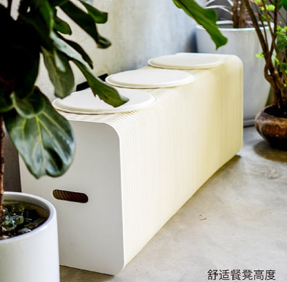 Entspannen mit Stil: Die Ihpaper 3-Sitzer Bank aus Kraftpapier verbindet Mode mit Funktionalität. | Blue Chilli Electronics.